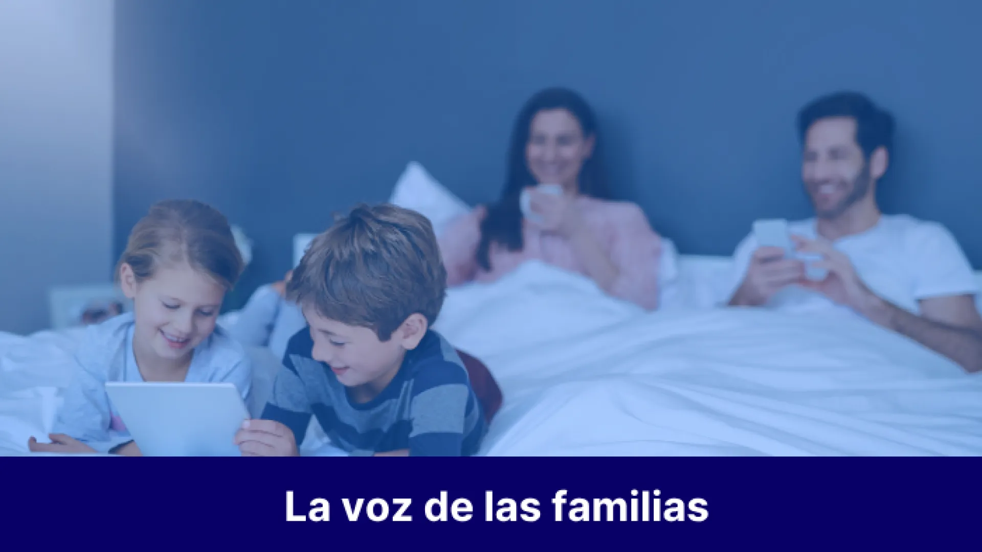 Familia con dispositivos